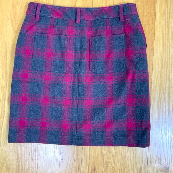 Eddie Bauer Plaid Skirt Red Gray Wool (10) - Picture 2 of 5